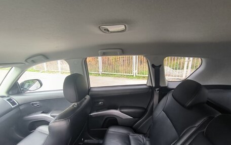 Mitsubishi Outlander III рестайлинг 3, 2010 год, 1 200 000 рублей, 14 фотография