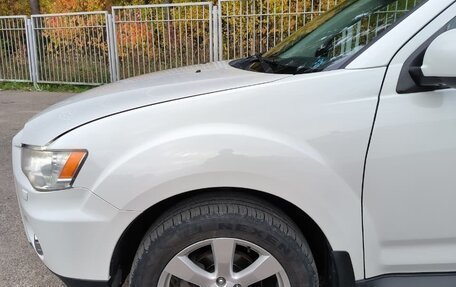 Mitsubishi Outlander III рестайлинг 3, 2010 год, 1 200 000 рублей, 16 фотография