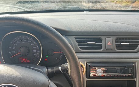 KIA Rio III рестайлинг, 2013 год, 900 000 рублей, 4 фотография