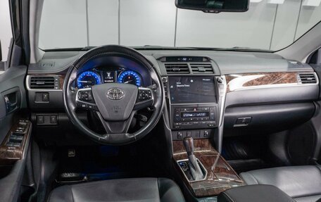Toyota Camry, 2018 год, 2 585 000 рублей, 6 фотография