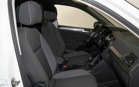 Volkswagen Tiguan II, 2019 год, 2 732 000 рублей, 8 фотография