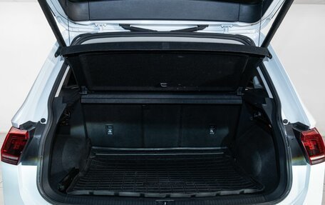 Volkswagen Tiguan II, 2019 год, 2 732 000 рублей, 17 фотография