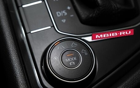 Volkswagen Tiguan II, 2019 год, 2 732 000 рублей, 14 фотография