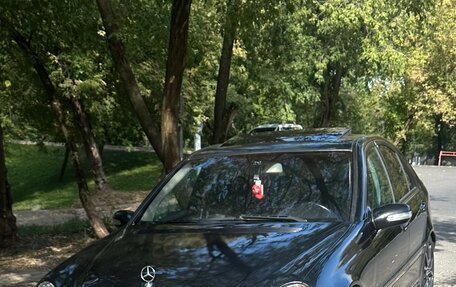 Mercedes-Benz C-Класс, 2004 год, 730 000 рублей, 1 фотография