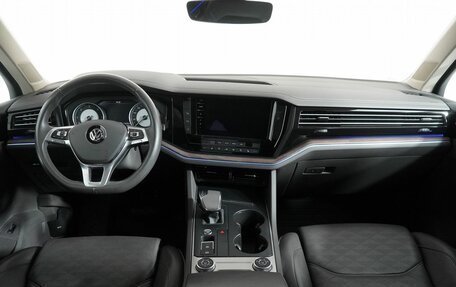 Volkswagen Touareg III, 2019 год, 5 150 000 рублей, 12 фотография