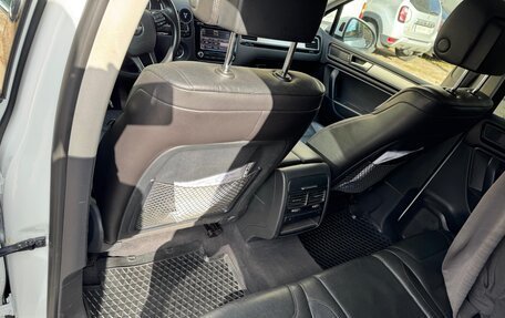 Volkswagen Touareg III, 2013 год, 2 100 000 рублей, 11 фотография