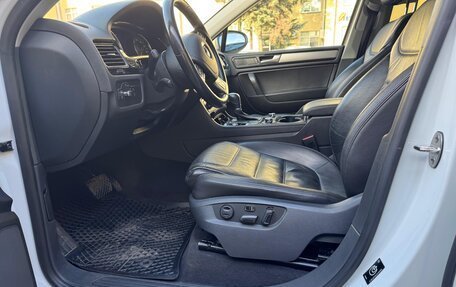 Volkswagen Touareg III, 2013 год, 2 100 000 рублей, 25 фотография