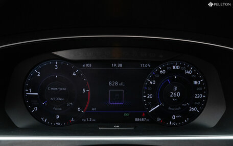 Volkswagen Tiguan II, 2018 год, 3 120 000 рублей, 13 фотография