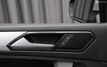 Volkswagen Tiguan II, 2018 год, 3 120 000 рублей, 23 фотография