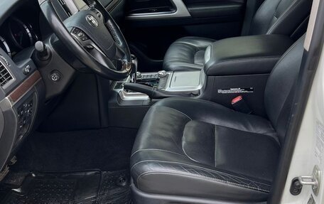 Toyota Land Cruiser 200, 2018 год, 7 300 000 рублей, 10 фотография