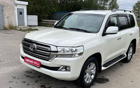 Toyota Land Cruiser 200, 2018 год, 7 300 000 рублей, 1 фотография