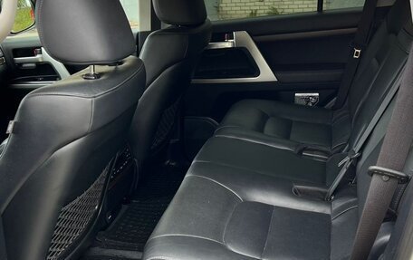 Toyota Land Cruiser 200, 2018 год, 7 300 000 рублей, 12 фотография