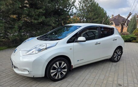 Nissan Leaf I, 2015 год, 850 000 рублей, 2 фотография
