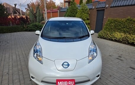 Nissan Leaf I, 2015 год, 850 000 рублей, 10 фотография