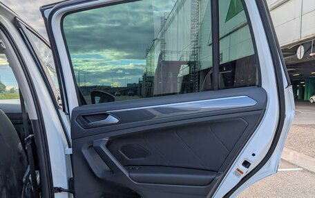 Volkswagen Tiguan II, 2019 год, 2 950 000 рублей, 16 фотография