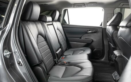 Toyota Highlander, 2022 год, 7 799 000 рублей, 7 фотография