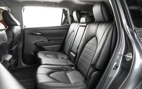 Toyota Highlander, 2022 год, 7 799 000 рублей, 10 фотография