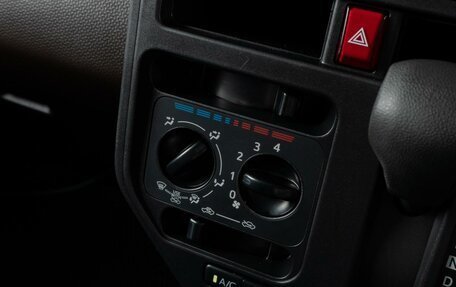 Toyota Roomy I, 2018 год, 939 000 рублей, 16 фотография