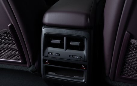 Porsche Macan, 2025 год, 13 390 000 рублей, 30 фотография
