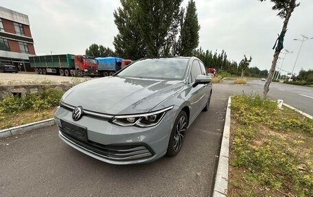 Volkswagen Golf VIII, 2022 год, 1 900 000 рублей, 1 фотография