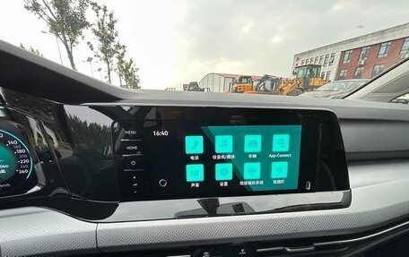 Volkswagen Golf VIII, 2022 год, 1 900 000 рублей, 15 фотография