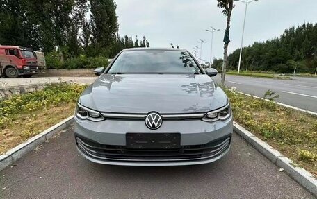 Volkswagen Golf VIII, 2022 год, 1 900 000 рублей, 2 фотография