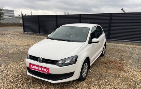 Volkswagen Polo VI (EU Market), 2012 год, 750 000 рублей, 2 фотография