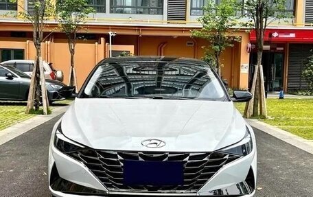 Hyundai Elantra, 2021 год, 1 600 000 рублей, 2 фотография