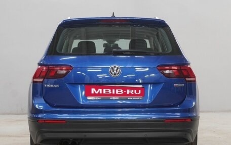 Volkswagen Tiguan II, 2020 год, 2 613 000 рублей, 6 фотография