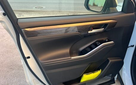 Toyota Highlander, 2025 год, 5 800 000 рублей, 10 фотография