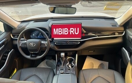 Toyota Highlander, 2025 год, 5 800 000 рублей, 18 фотография