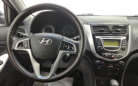 Hyundai Solaris II рестайлинг, 2013 год, 920 000 рублей, 11 фотография