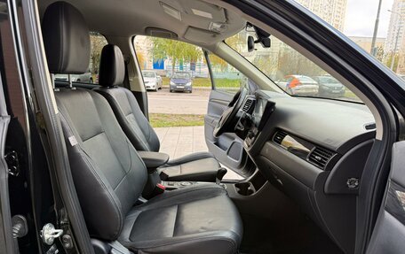 Mitsubishi Outlander III рестайлинг 3, 2016 год, 1 990 000 рублей, 15 фотография