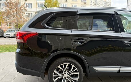 Mitsubishi Outlander III рестайлинг 3, 2016 год, 1 990 000 рублей, 20 фотография