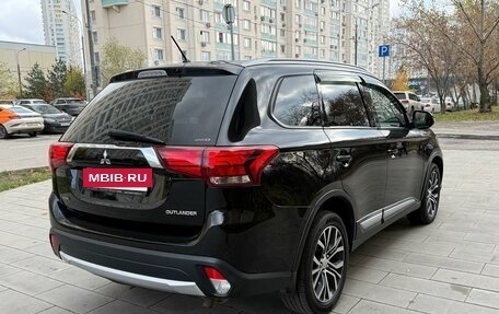 Mitsubishi Outlander III рестайлинг 3, 2016 год, 1 990 000 рублей, 10 фотография