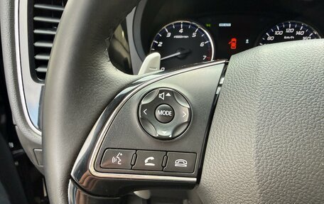 Mitsubishi Outlander III рестайлинг 3, 2016 год, 1 990 000 рублей, 36 фотография