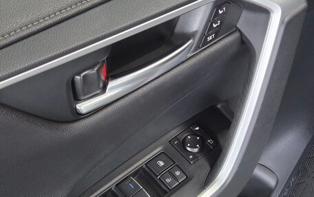 Toyota RAV4, 2020 год, 3 100 000 рублей, 9 фотография