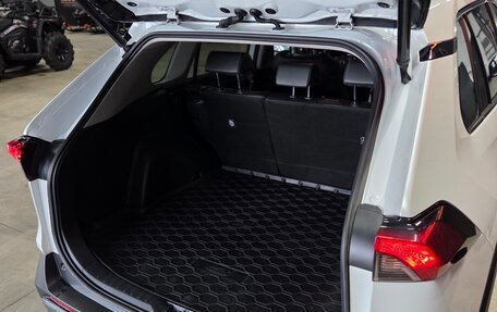 Toyota RAV4, 2020 год, 3 100 000 рублей, 15 фотография