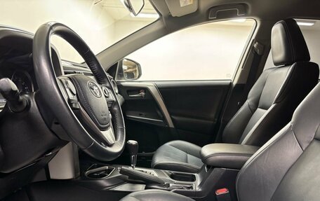 Toyota RAV4, 2016 год, 2 390 000 рублей, 11 фотография