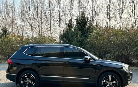 Volkswagen Tiguan II, 2021 год, 2 425 000 рублей, 7 фотография