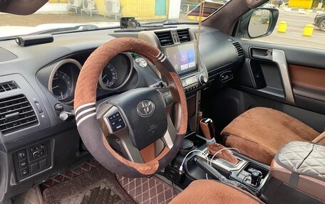 Toyota Land Cruiser Prado 150 рестайлинг 2, 2013 год, 2 899 000 рублей, 6 фотография