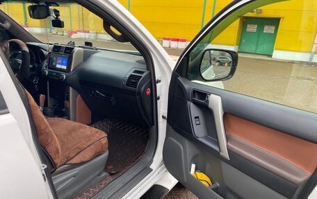 Toyota Land Cruiser Prado 150 рестайлинг 2, 2013 год, 2 899 000 рублей, 10 фотография