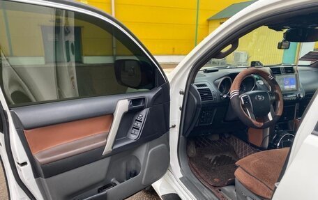 Toyota Land Cruiser Prado 150 рестайлинг 2, 2013 год, 2 899 000 рублей, 9 фотография