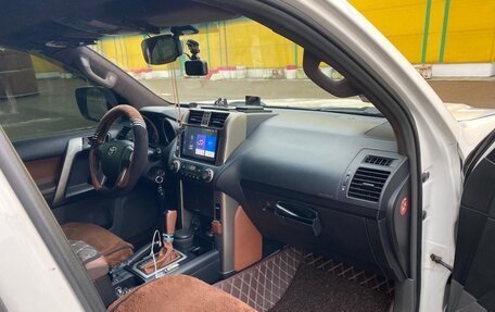 Toyota Land Cruiser Prado 150 рестайлинг 2, 2013 год, 2 899 000 рублей, 15 фотография