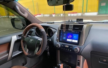 Toyota Land Cruiser Prado 150 рестайлинг 2, 2013 год, 2 899 000 рублей, 12 фотография