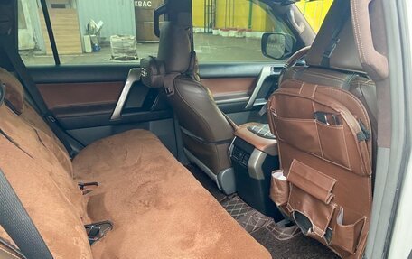 Toyota Land Cruiser Prado 150 рестайлинг 2, 2013 год, 2 899 000 рублей, 11 фотография