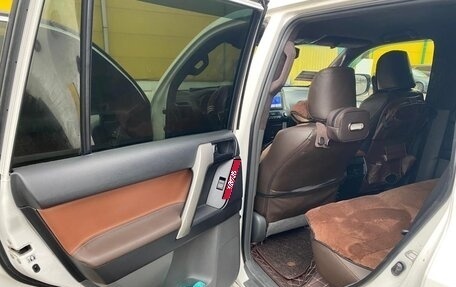 Toyota Land Cruiser Prado 150 рестайлинг 2, 2013 год, 2 899 000 рублей, 13 фотография