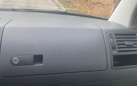 Volkswagen Caravelle T5, 2013 год, 2 350 000 рублей, 12 фотография