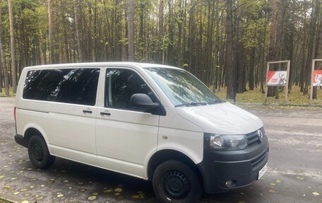 Volkswagen Caravelle T5, 2013 год, 2 350 000 рублей, 3 фотография