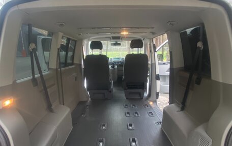 Volkswagen Caravelle T5, 2013 год, 2 350 000 рублей, 15 фотография